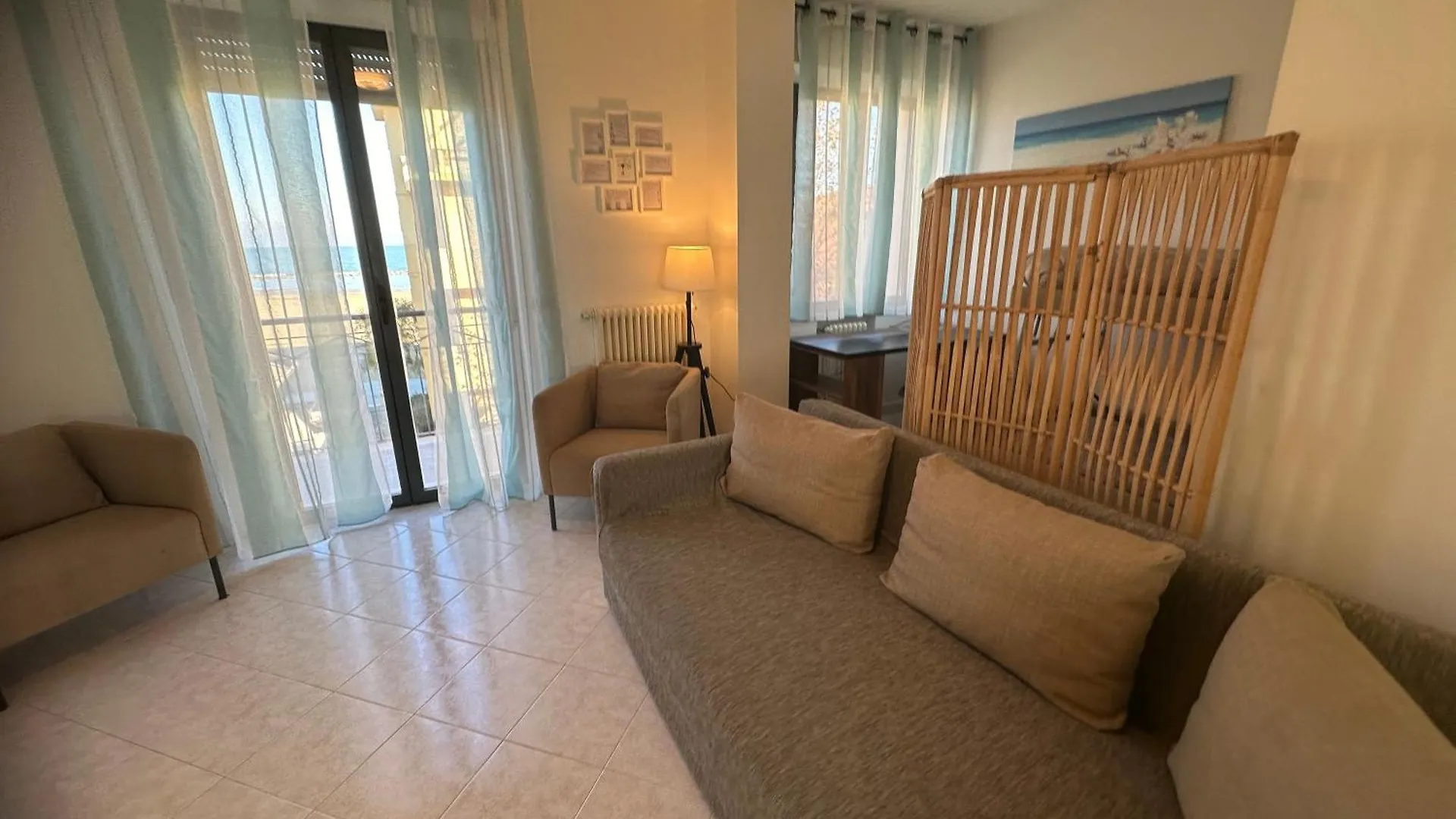 Beach House Holiday Apartments Rimini